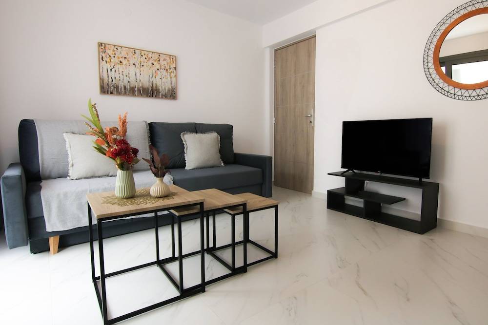 Phaedrus Living Skiathos Luxury Residences Gri 2