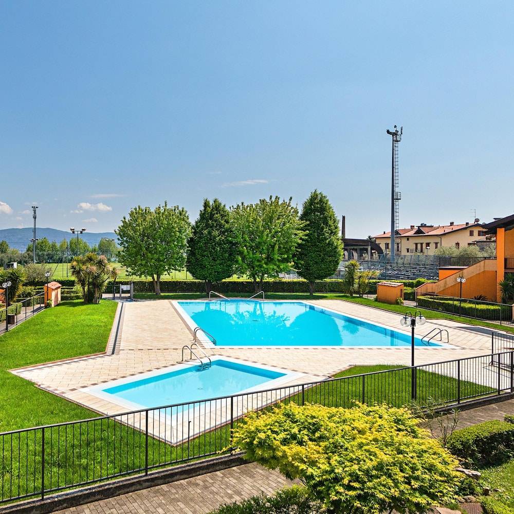 I Girasoli D10 by Wonderful Italy 1