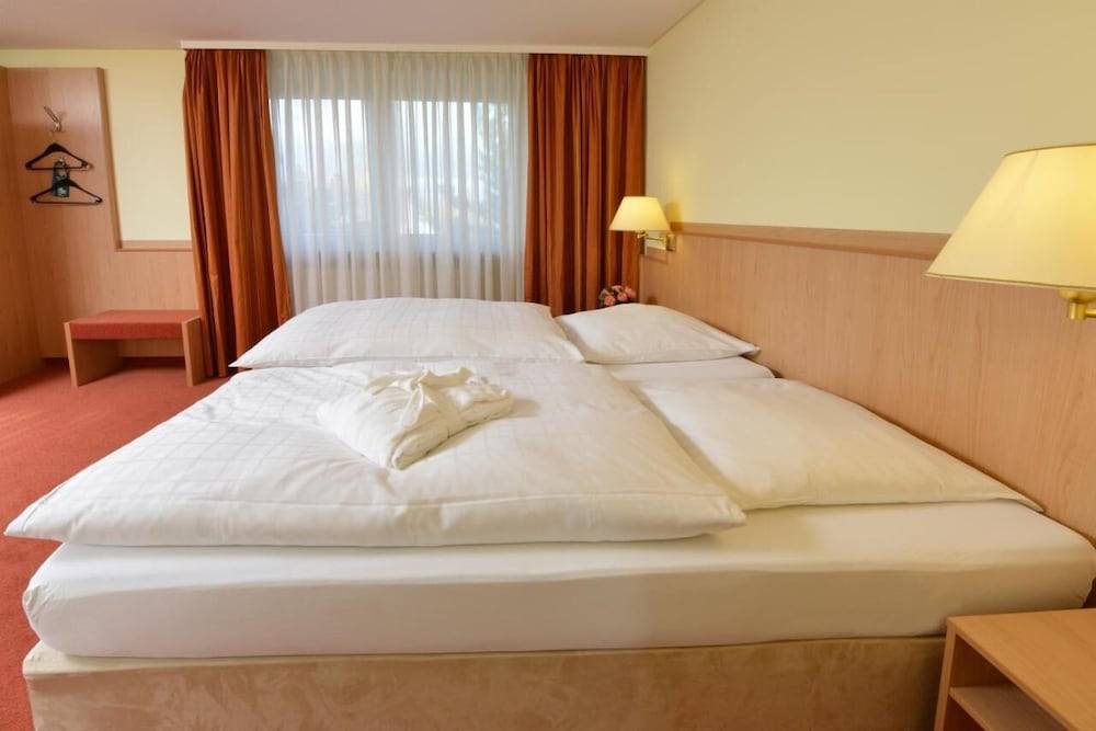 Hotel Sonne Eintracht KG Achern 1
