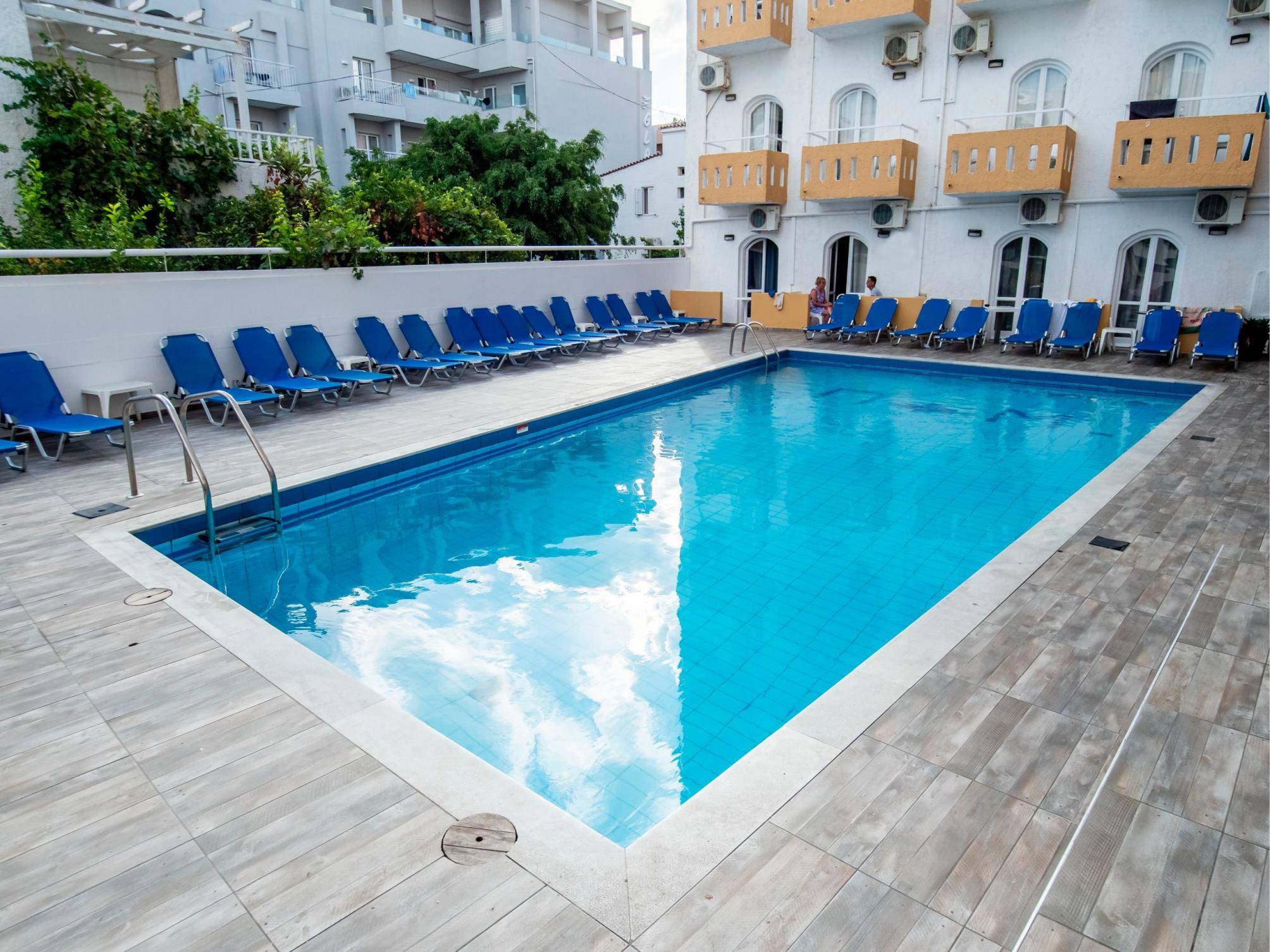 Theros Resort 2