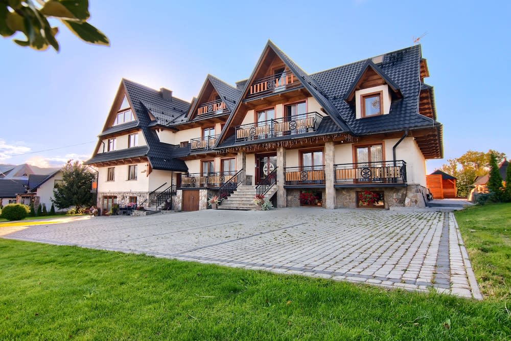 Willa Królewska - Wellness SPA - widokowe Pokoje i Apartamenty 1