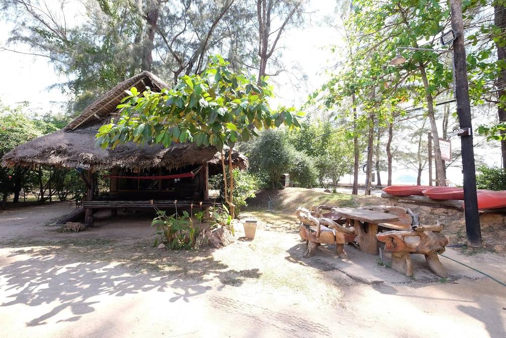 Fisherman's Hut , ขนําชาวเลโฮมสเตย์ 1