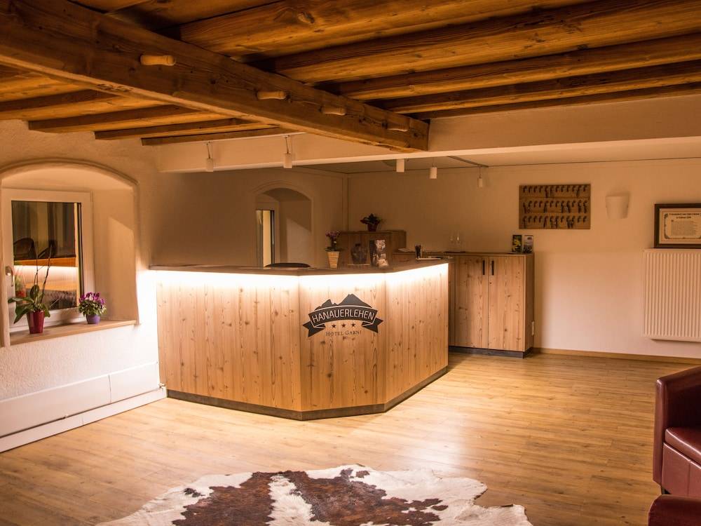 Hotel Hanauerlehen - ruhige & zentrale Top-Lage - mit Schwimmbad, Sauna, Parkplätze & Café - bayerischer Familienbetrieb 2