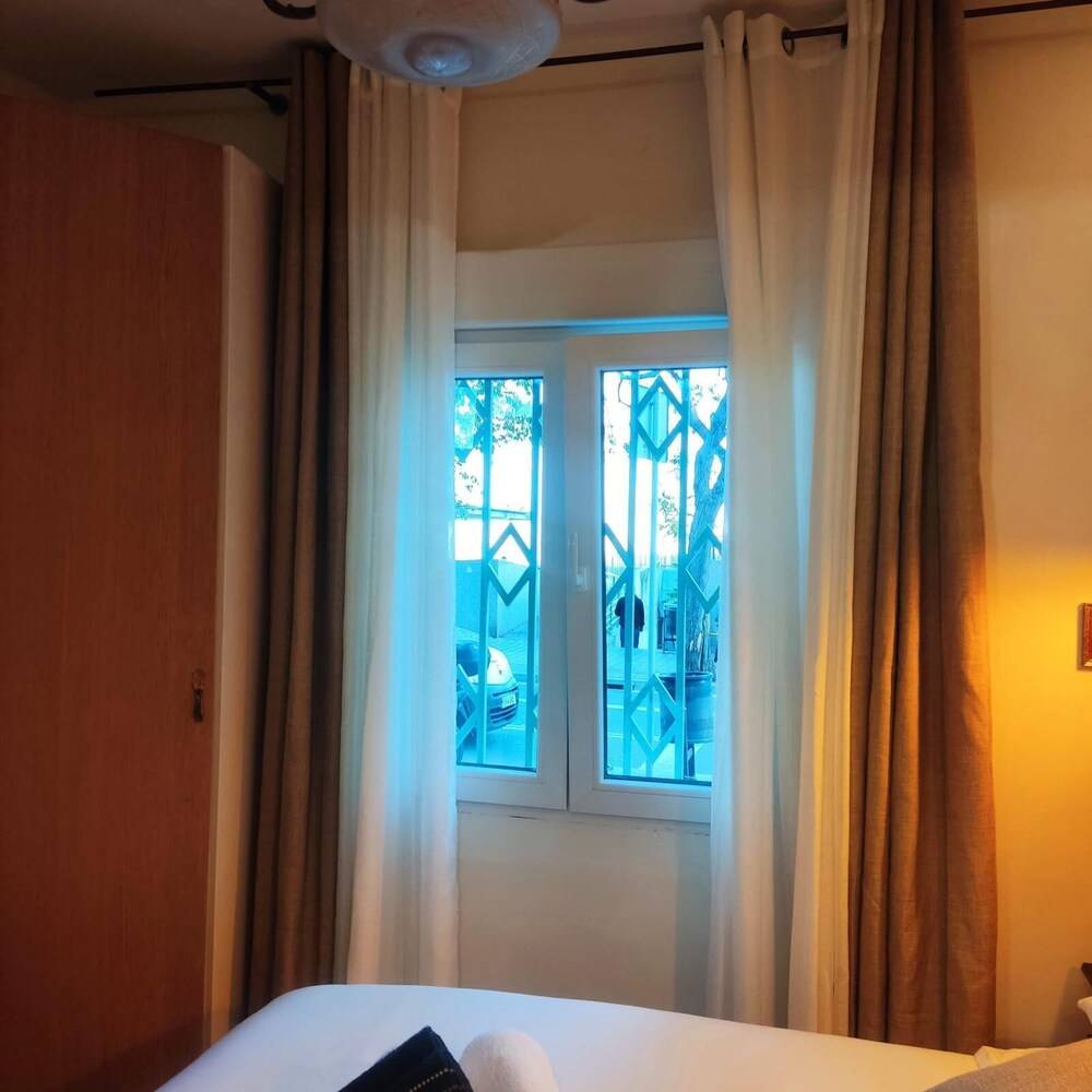 STUDIOS OR PRIVATE ROOMS 2