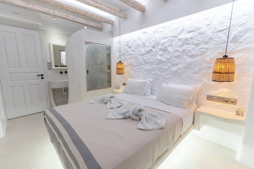 Nikos Apartments and Studios 1