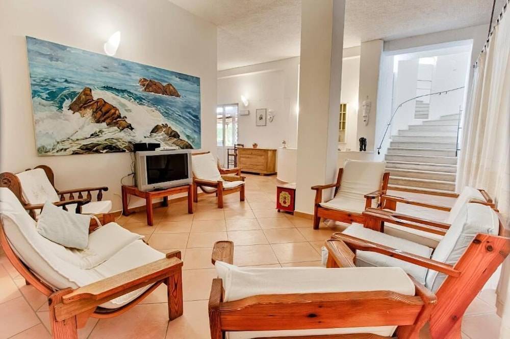 AL FARO VINTAGE HOTEL -SPIAGGIA LA CINTA-SAN TEODORO 2