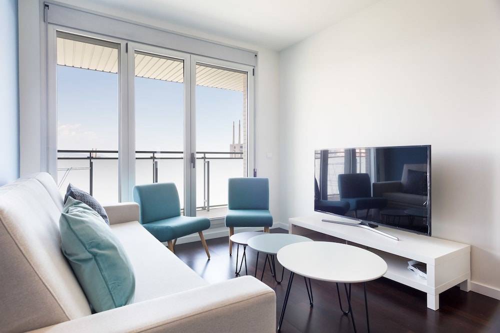 Port Forum Apartments by Olala Homes 1