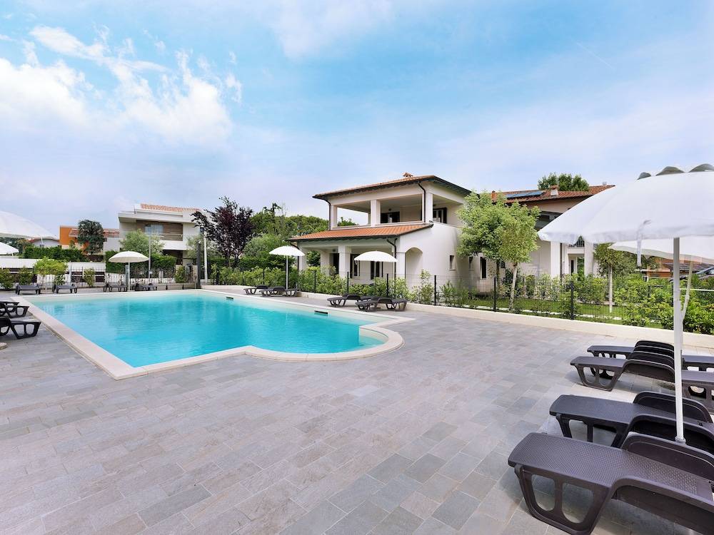 RESIDENCE FIORE ROSSO 1