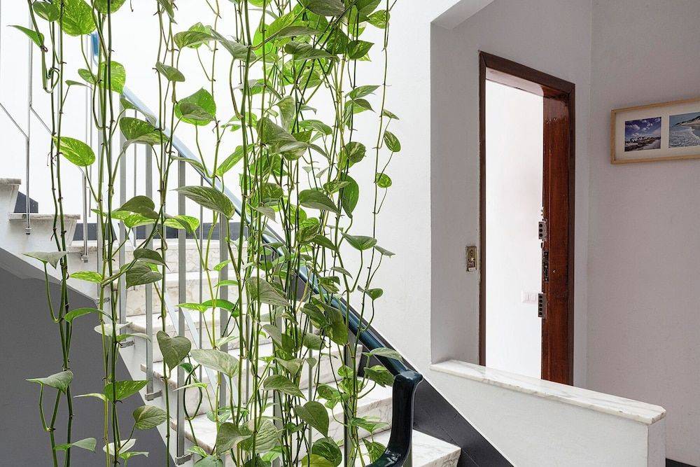 Contemporary apartment in Sturla by Wonderful Italy 1