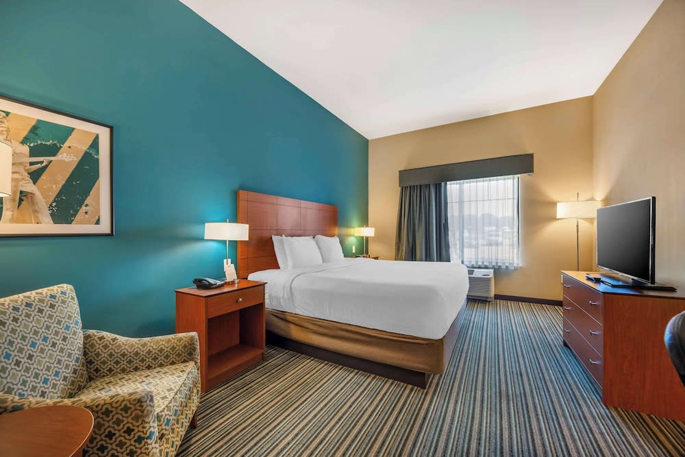 Best Western Plus Tuscumbia/Muscle Shoals Hotel & Suites 1