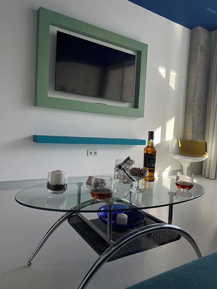 LAHOLA Glam Suites 2