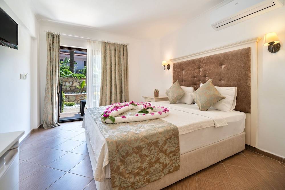 Ata Lagoon Beach Hotel 2