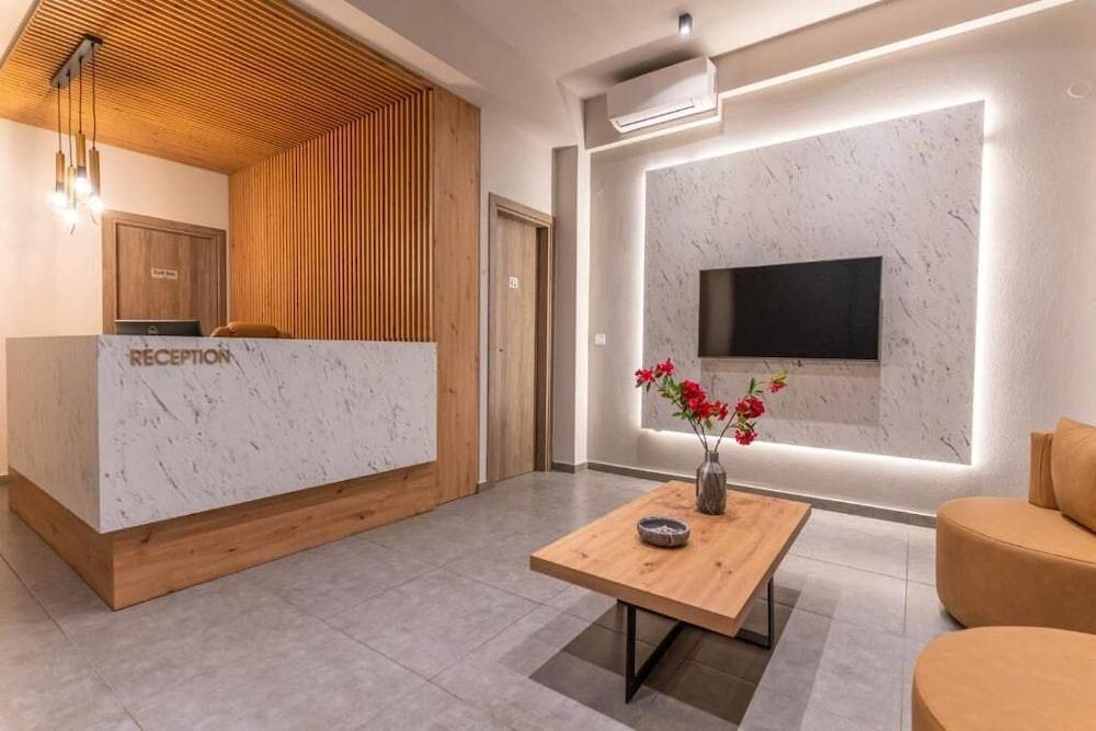 AURA APARTMENTS 1