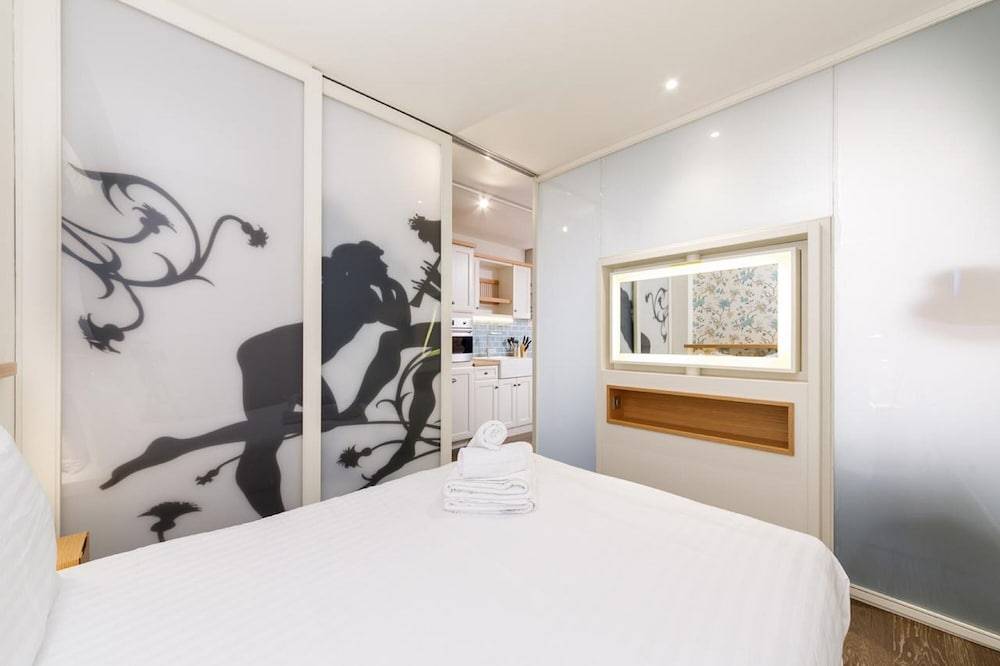 London Bridge Boutique Apartments by Viridian Apartments 2