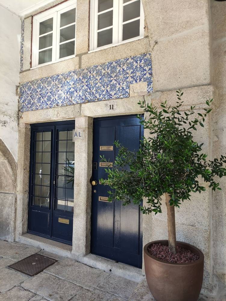 VIVA Porto Tile Studios 1
