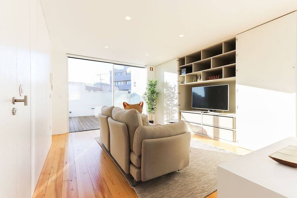 Marques de Pombal Duplex with Terrace by Homing 1