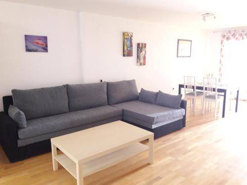 Big and Bright Apartment 2