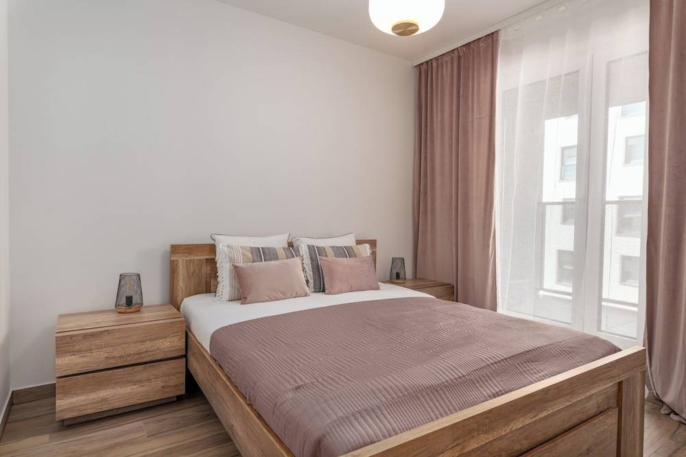Pure Rental Premium Apartments - Parking Free 2