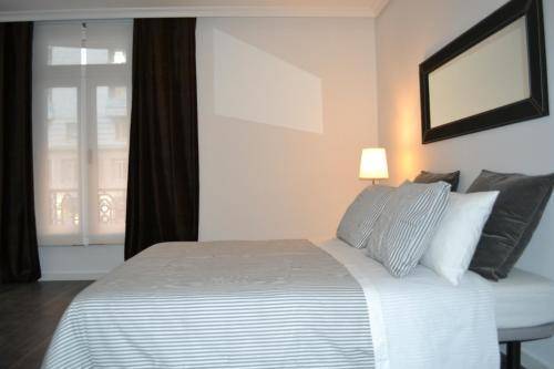 Room Gran Vía Apartments 2