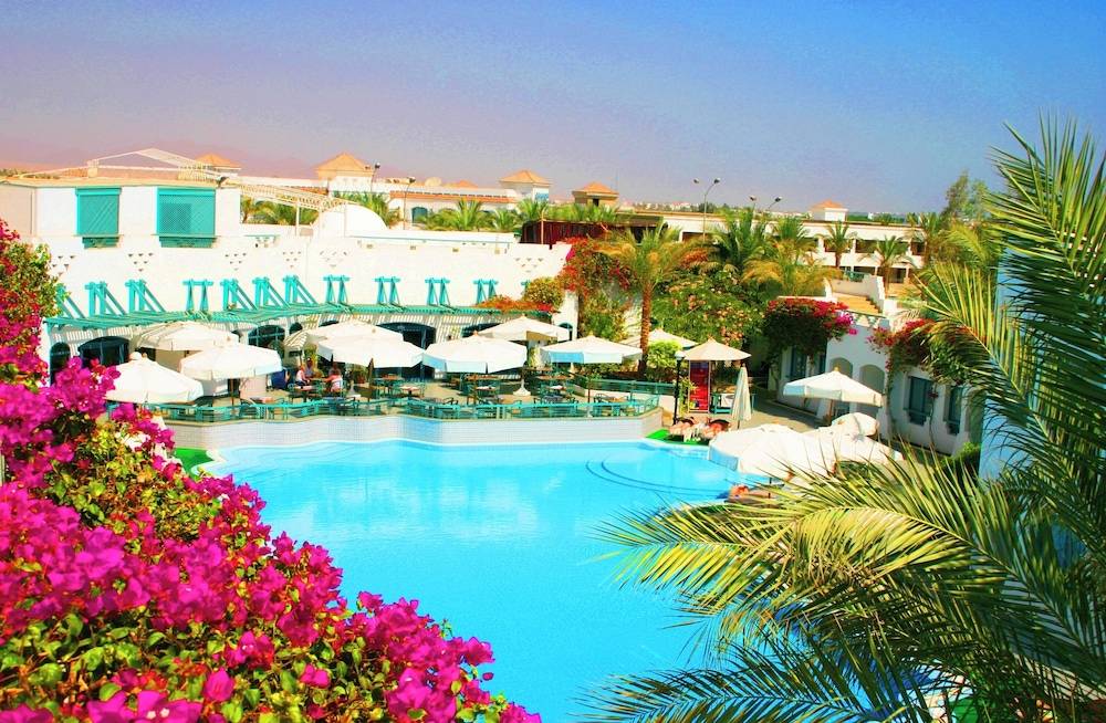 Falcon Hills Hotel 1