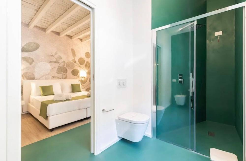 Metropolitan Rooms 1