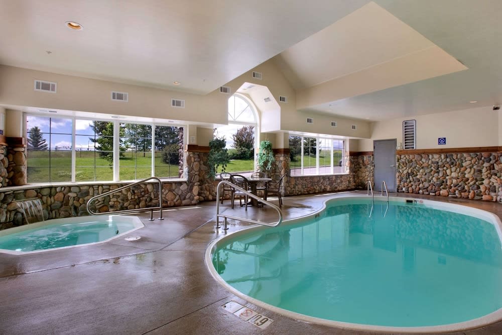 Microtel Inn & Suites by Wyndham Bozeman 1