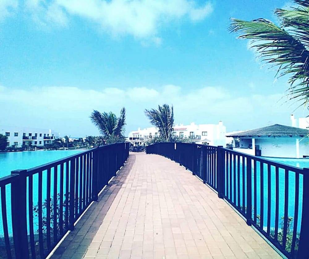 2 Bedrooms 2 Bathrooms Pool View Apartment 1