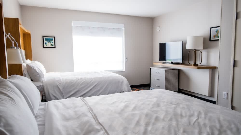 Holiday Inn & Suites PHILADELPHIA W - DREXEL HILL by IHG 1