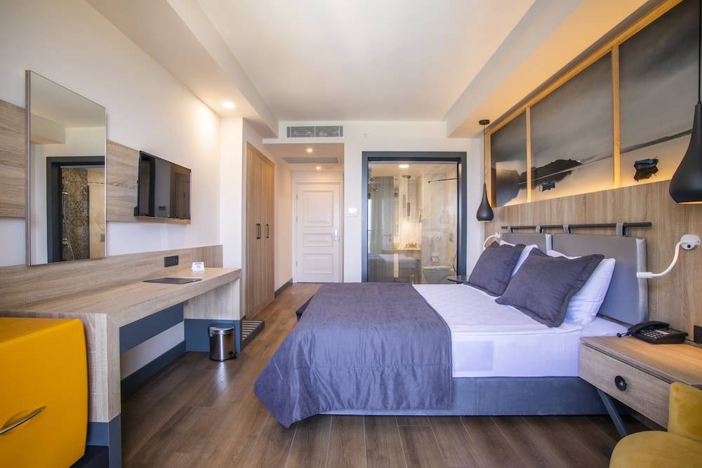 MAIA Luxury Beach Hotel & Spa 2