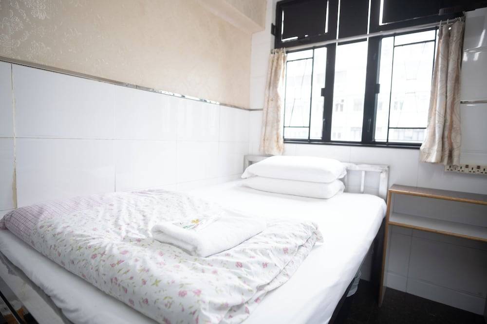 Hollywood guesthouse 2