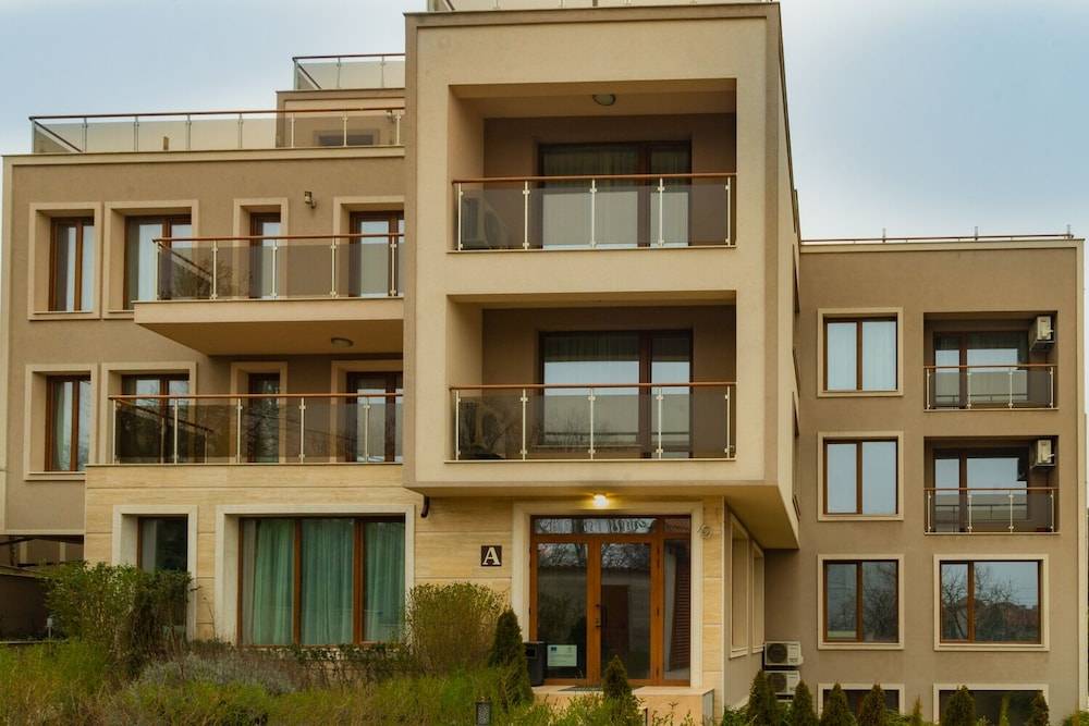 Vemara City Boutique Hotel-free parking 1
