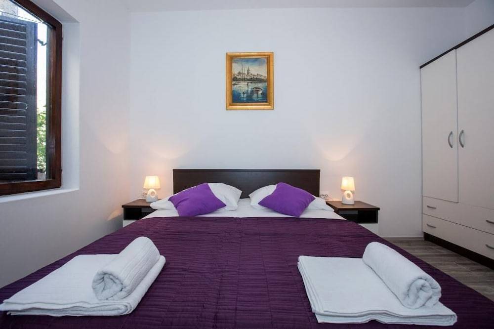 Apartments Villa Roza 1