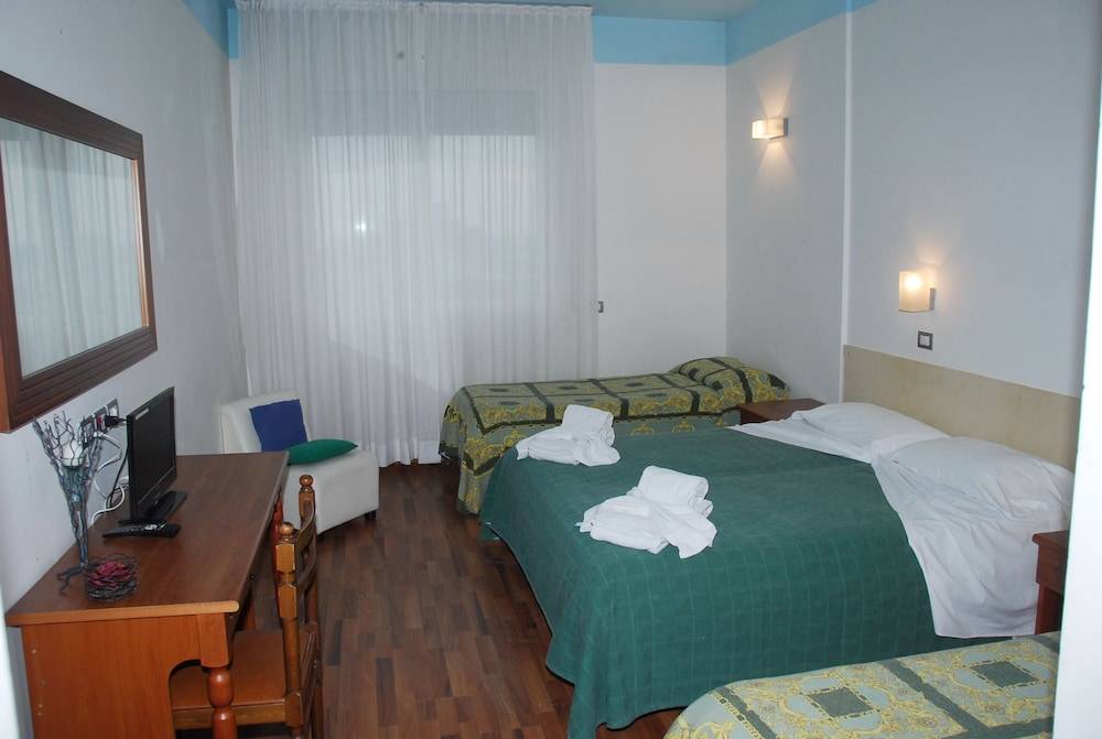 Hotel Golden 2