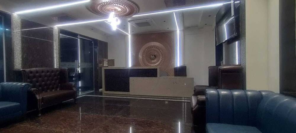 HOTEL BREEZE BAY 2