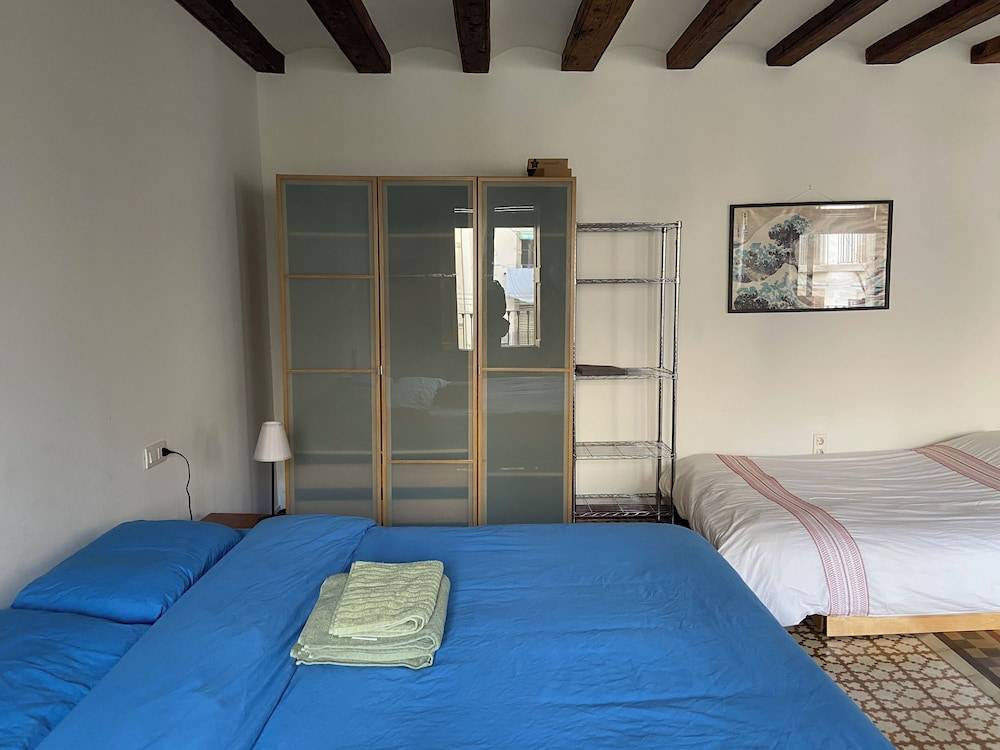 Lovely 2-bed Apartment in Barcelonas Best Location 2