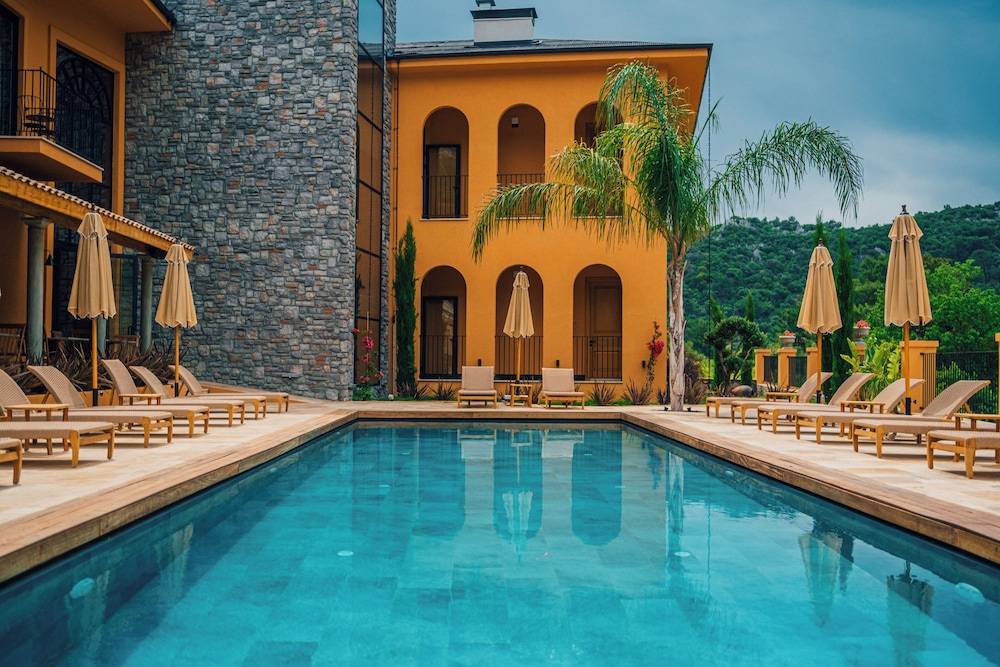 The Remote Hotel 1