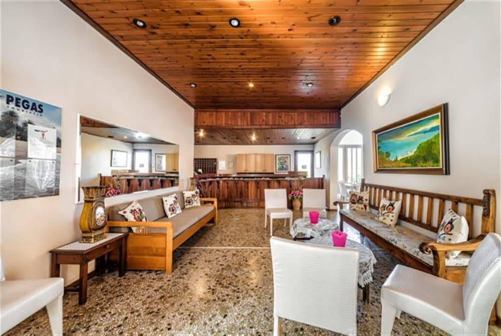 Harmony Hotel & Studio 1