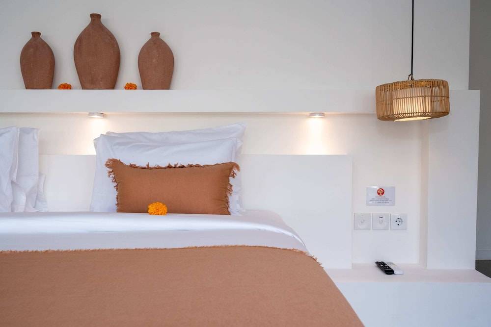 Villa Lounes 1 - Luxury 1BR Villa Walking Distance to the Beach 2