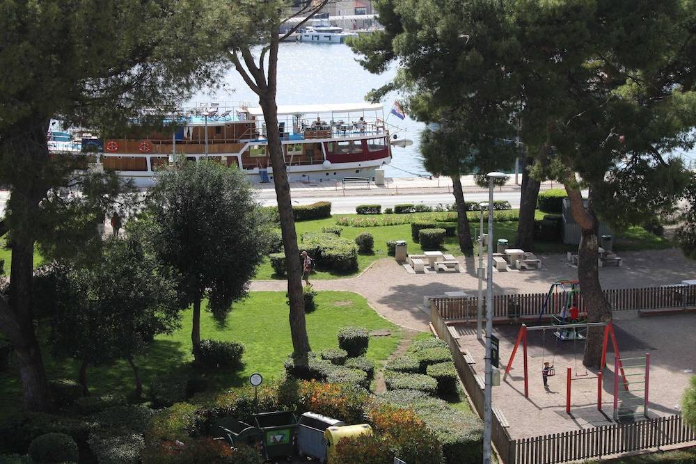 Hostel Petra Marina 2