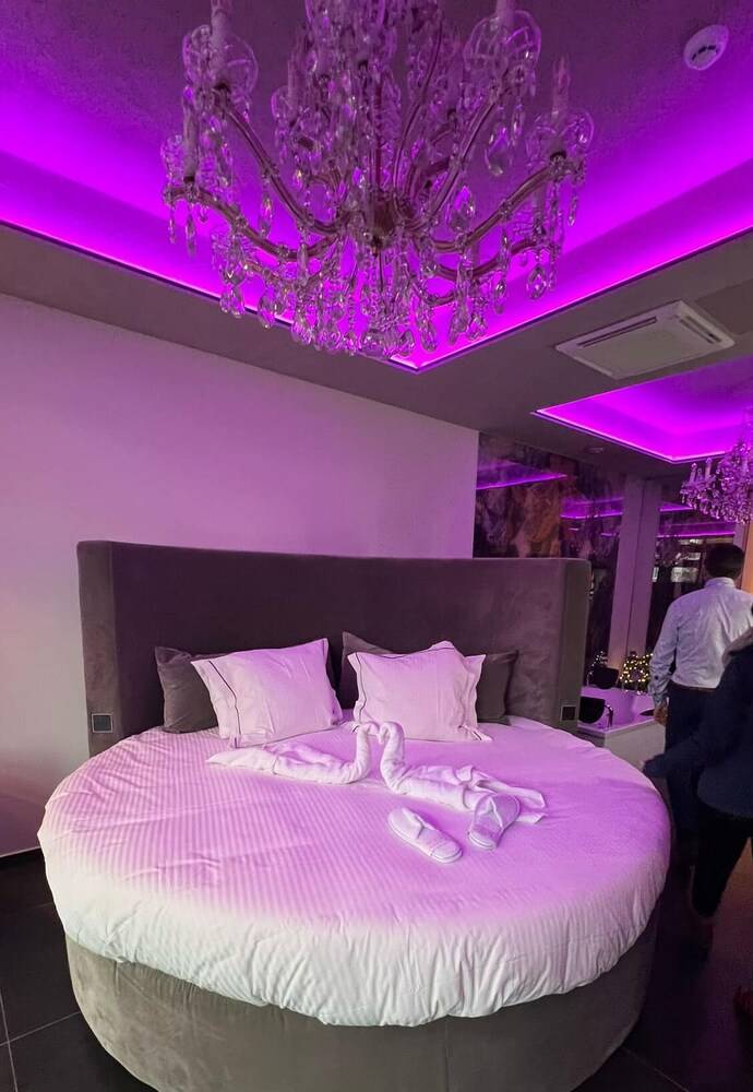 Agora Wellness suites 2