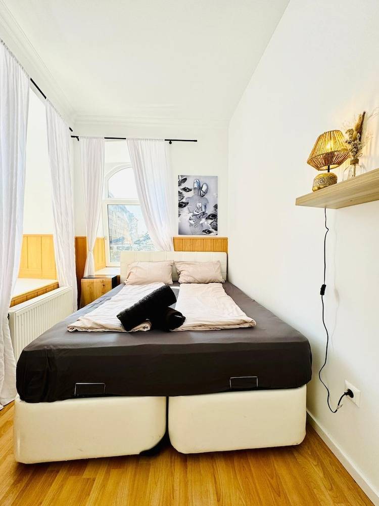 10 Economy Rooms-Shared Bath & Kitchen 2