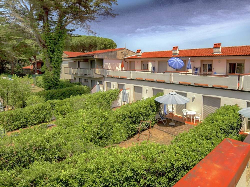 Scenic Holiday Home in Giannella near Beach 1