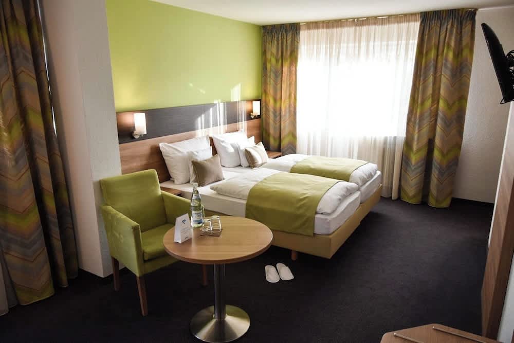 Martins Klause Airport Messe Hotel - Air Conditioning - Self Check-In available 1