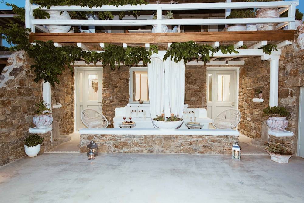 Mykonos Dot Apartments 1