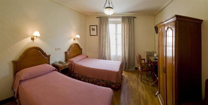 Hotel Asturias 1