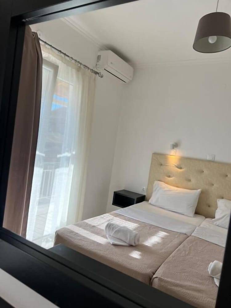 Jessica's Studios & Apartments 2