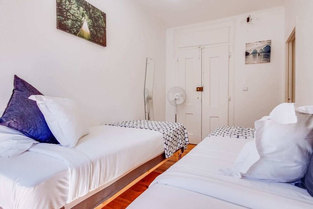 3 Bedroom Apartment in Baixa with River View 2