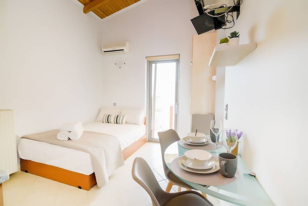 Stavros Kallia Apartment with sea view 2