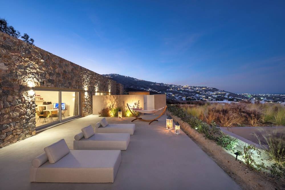 Felicity Cave Suites - Santorini 1