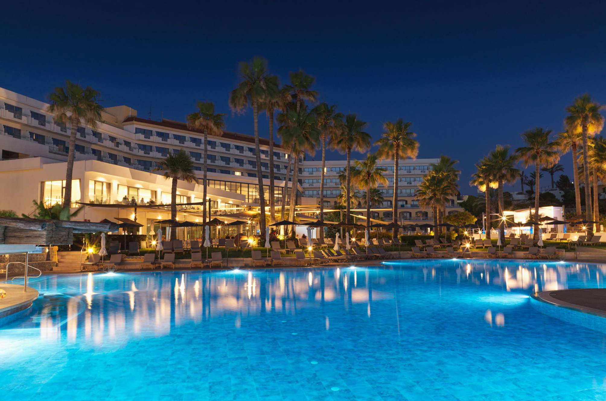 St George Beach Hotel & Spa Resort 2